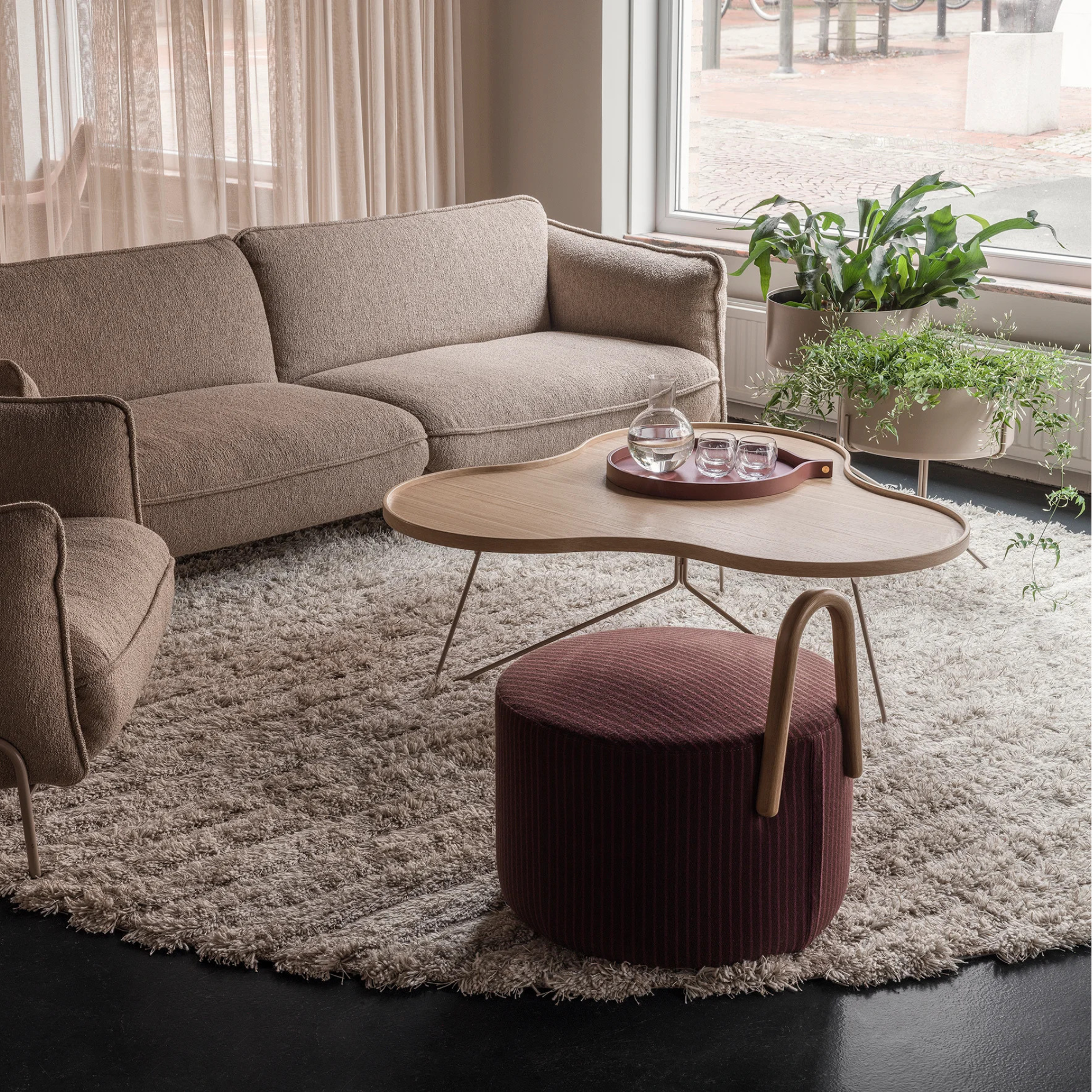 Flower Mono Table